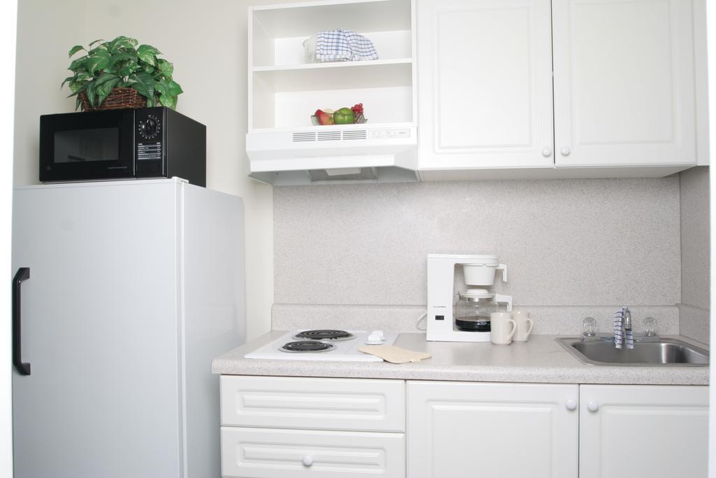 Intown Suites Extended Stay Select Hampton Va Номер фото