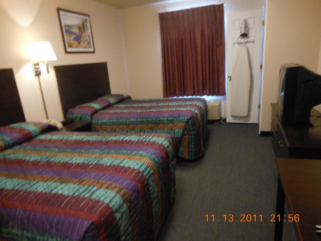 Intown Suites Extended Stay Select Hampton Va Экстерьер фото