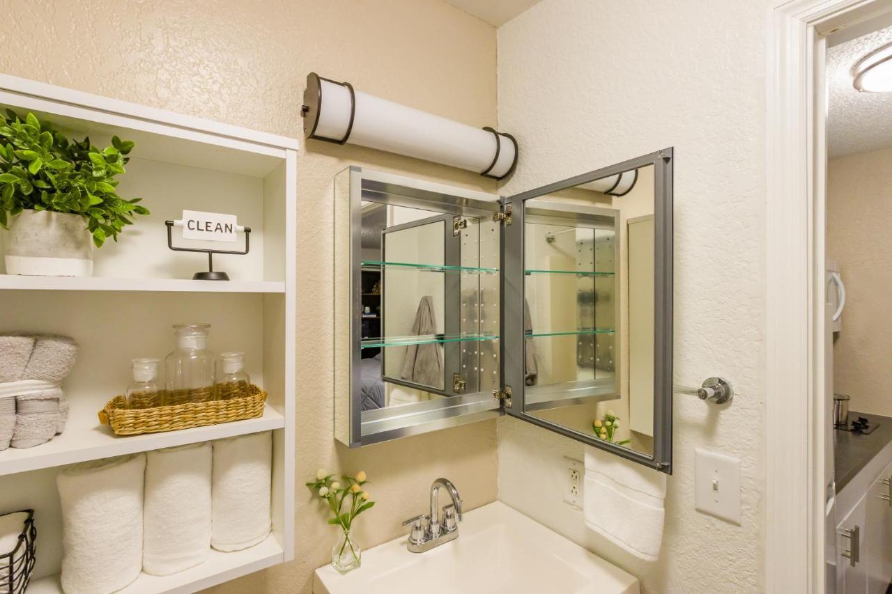 Intown Suites Extended Stay Select Hampton Va Экстерьер фото