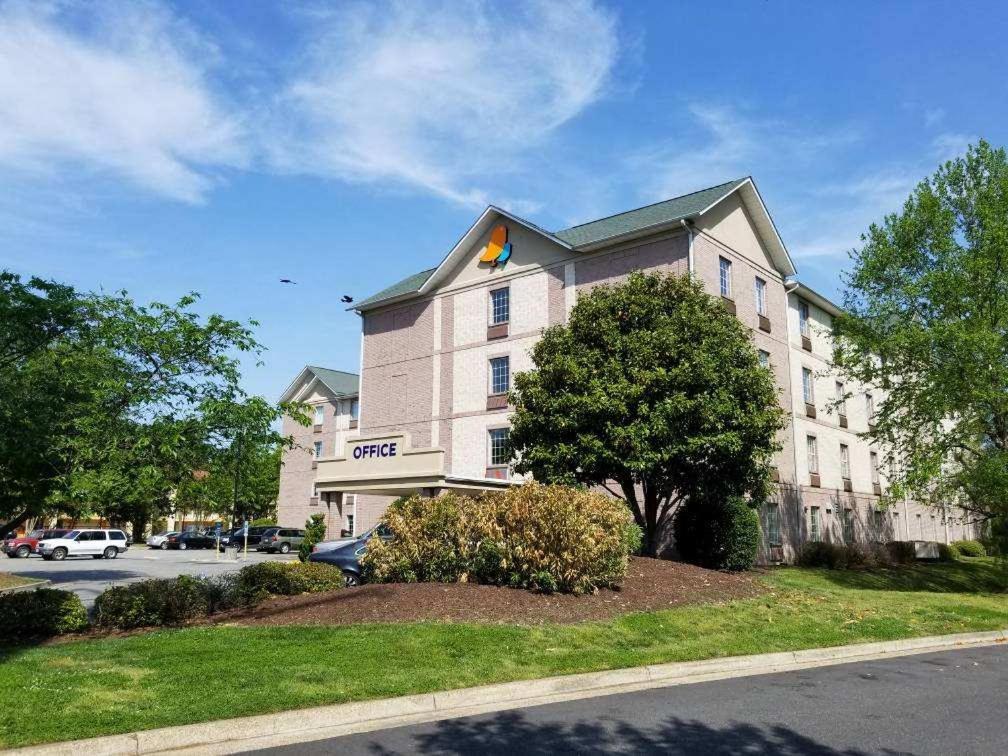 Intown Suites Extended Stay Select Hampton Va Экстерьер фото